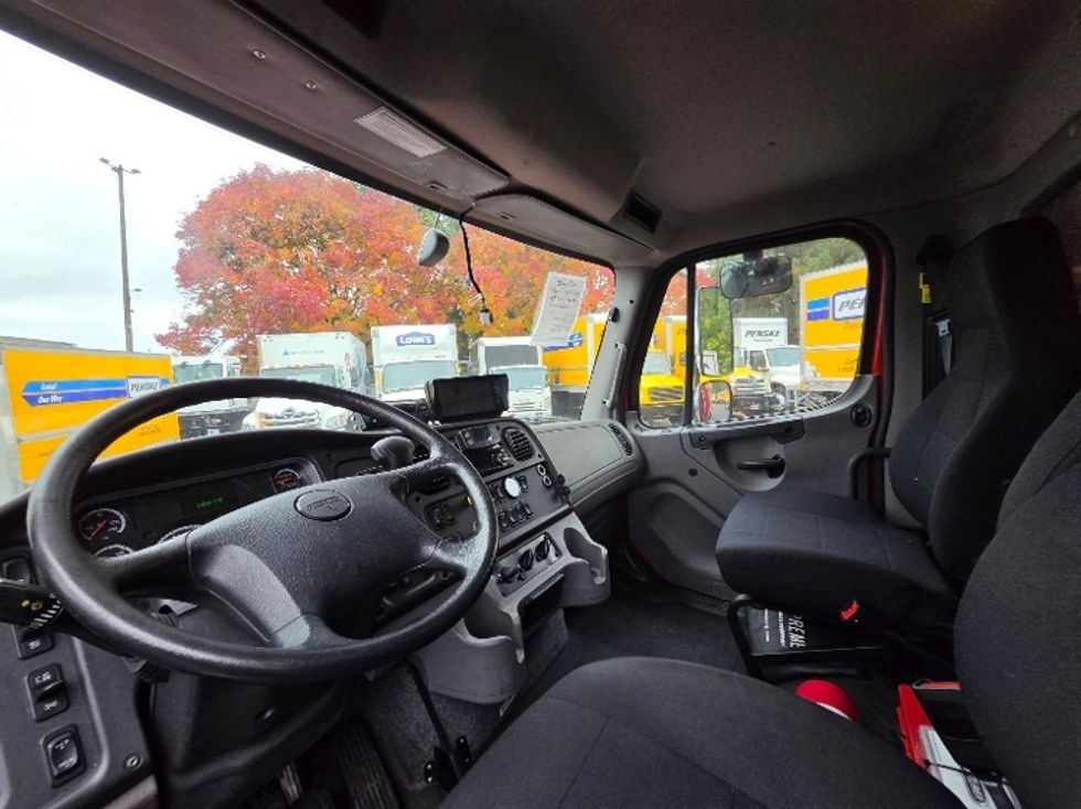 Refrigerated Truck-Light and Medium Duty Trucks-Freightliner-2021-M2-Tukwila-WA-38,815\n\t\tmiles-$ 61,250 - Image 17