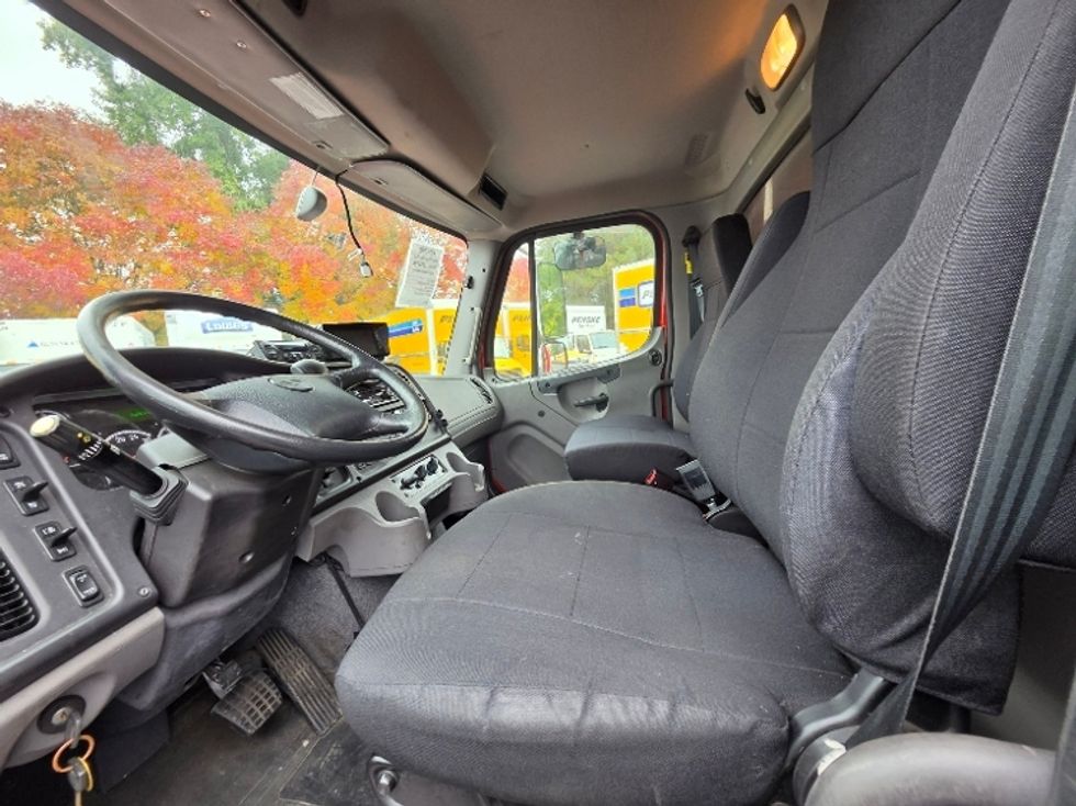 Refrigerated Truck-Light and Medium Duty Trucks-Freightliner-2021-M2-Tukwila-WA-38,815\n\t\tmiles-$ 61,250 - Image 19