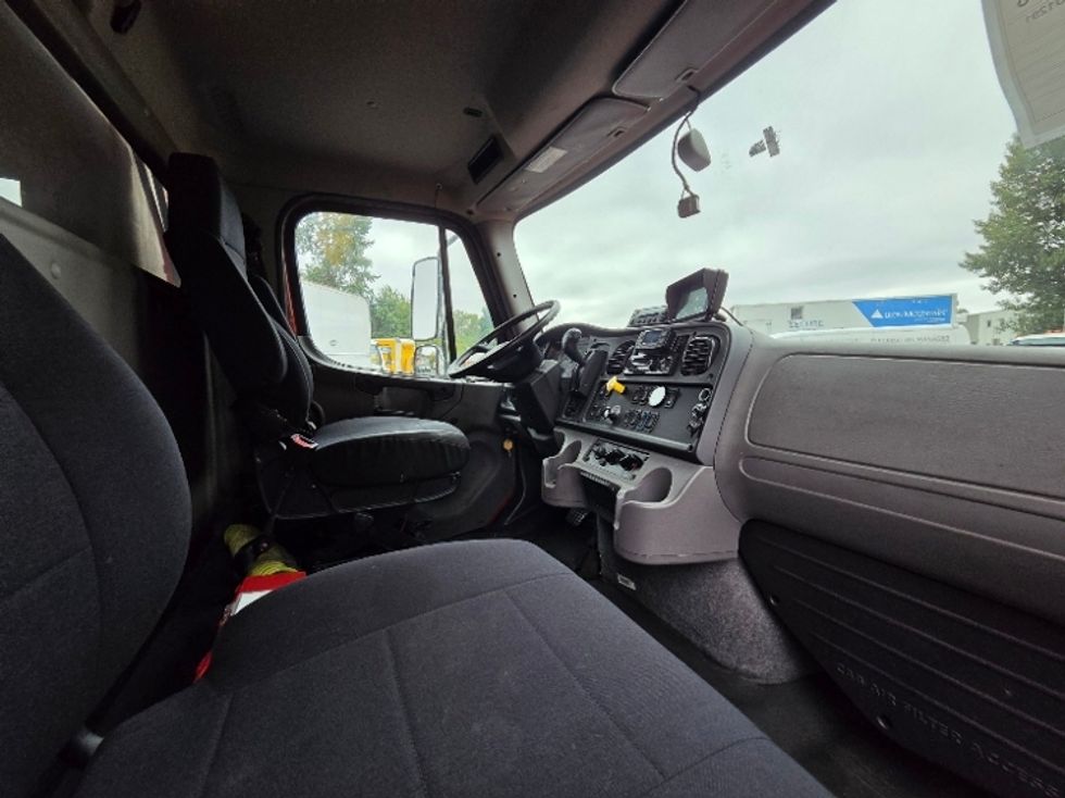 Refrigerated Truck-Light and Medium Duty Trucks-Freightliner-2021-M2-Tukwila-WA-38,815\n\t\tmiles-$ 61,250 - Image 22