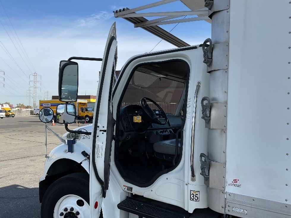 Refrigerated Truck-Light and Medium Duty Trucks-Freightliner-2021-M2-West Sacramento-CA-165,597\n\t\tmiles-$ 53,000 - Image 16