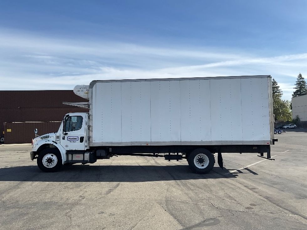 Refrigerated Truck-Light and Medium Duty Trucks-Freightliner-2021-M2-West Sacramento-CA-165,597\n\t\tmiles-$ 53,000 - Image 4
