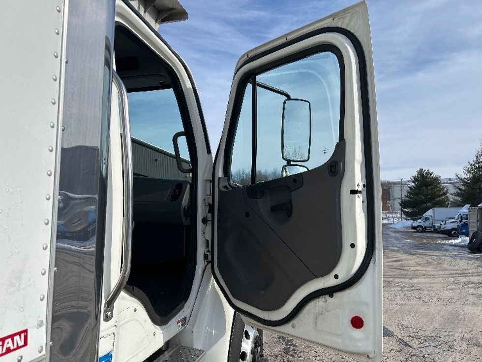 Refrigerated Truck-Light and Medium Duty Trucks-Freightliner-2021-M2-Wilkes Barre-PA-339,760\n\t\tmiles-$ 12,000 - Image 19
