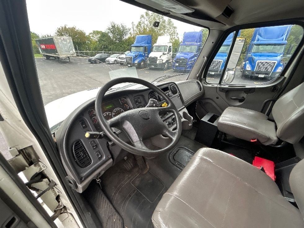 Refrigerated Truck-Light and Medium Duty Trucks-Freightliner-2021-M211264S-Indianapolis-IN-346,065\n\t\tmiles-$ 93,750 - Image 17
