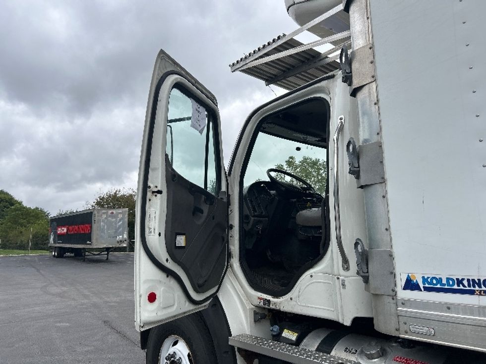 Refrigerated Truck-Light and Medium Duty Trucks-Freightliner-2021-M211264S-Indianapolis-IN-346,065\n\t\tmiles-$ 93,750 - Image 16