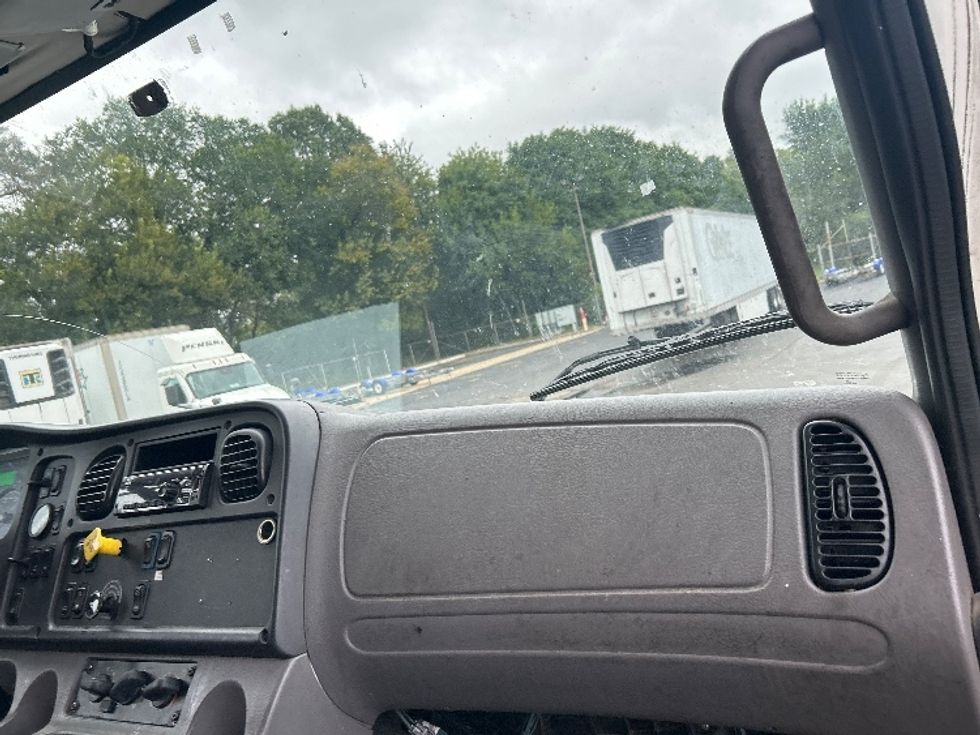 Refrigerated Truck-Light and Medium Duty Trucks-Freightliner-2021-M211264S-Indianapolis-IN-346,065\n\t\tmiles-$ 93,750 - Image 21