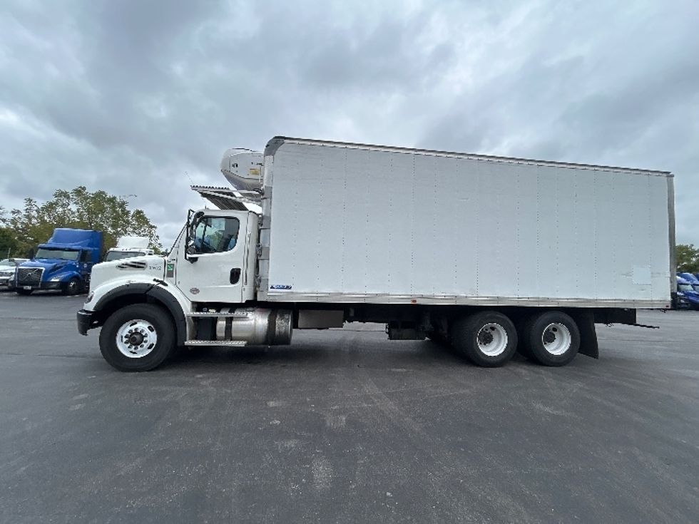Refrigerated Truck-Light and Medium Duty Trucks-Freightliner-2021-M211264S-Indianapolis-IN-346,065\n\t\tmiles-$ 93,750 - Image 4