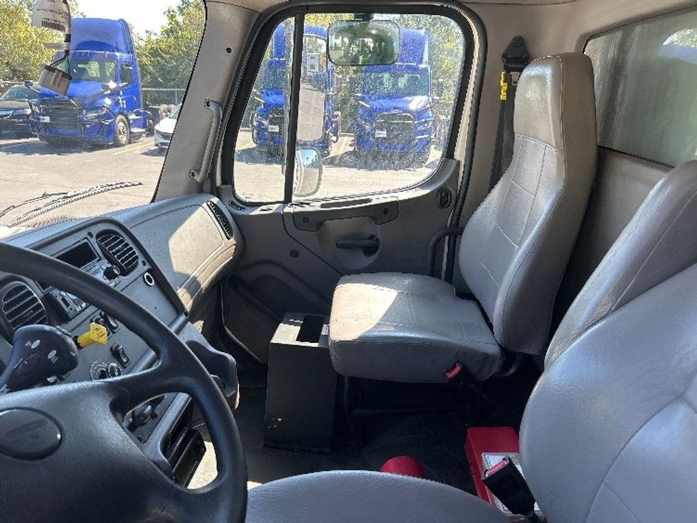 Refrigerated Truck-Light and Medium Duty Trucks-Freightliner-2021-M211264S-Indianapolis-IN-363,456\n\t\tmiles-$ 93,750 - Image 19