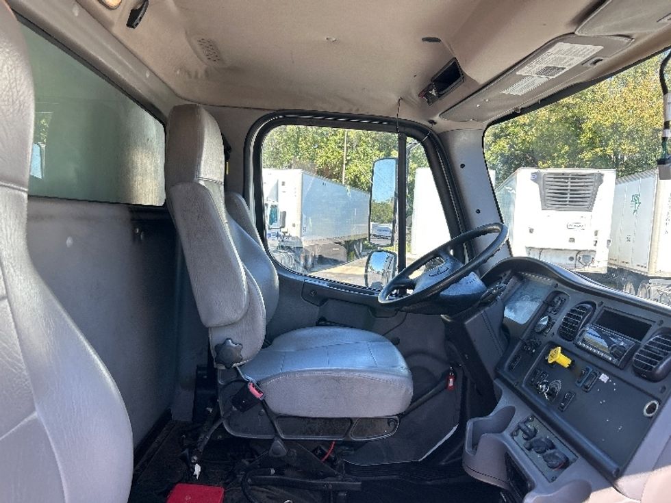 Refrigerated Truck-Light and Medium Duty Trucks-Freightliner-2021-M211264S-Indianapolis-IN-363,456\n\t\tmiles-$ 93,750 - Image 22