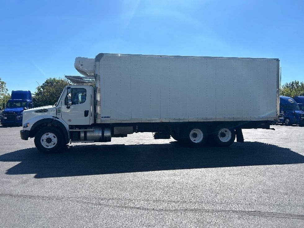 Refrigerated Truck-Light and Medium Duty Trucks-Freightliner-2021-M211264S-Indianapolis-IN-363,456\n\t\tmiles-$ 93,750 - Image 4