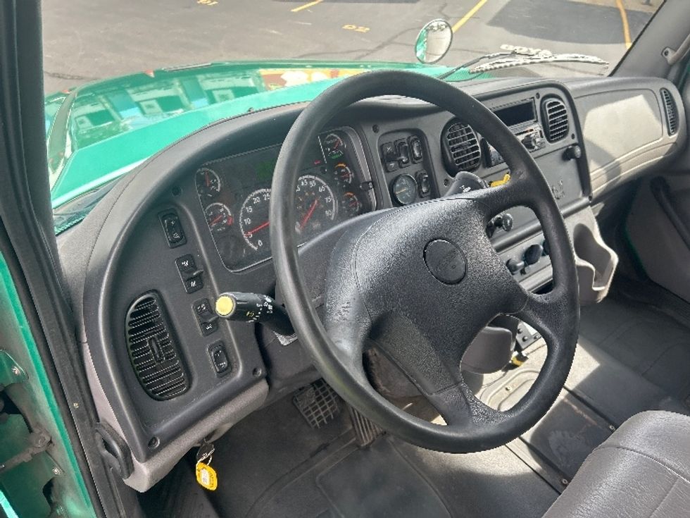 Refrigerated Truck-Light and Medium Duty Trucks-Freightliner-2021-M211264S-Indianapolis-IN-412,984\n\t\tmiles-$ 85,750 - Image 17