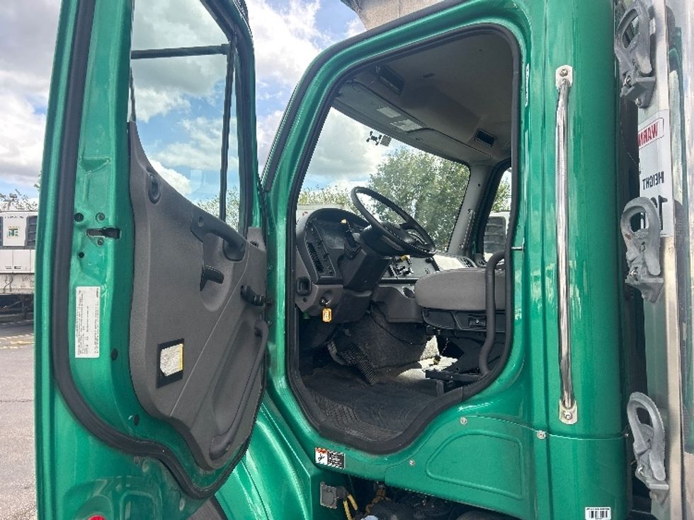 Refrigerated Truck-Light and Medium Duty Trucks-Freightliner-2021-M211264S-Indianapolis-IN-412,984\n\t\tmiles-$ 85,750 - Image 16