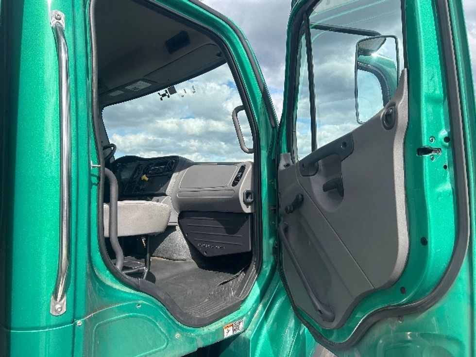 Refrigerated Truck-Light and Medium Duty Trucks-Freightliner-2021-M211264S-Indianapolis-IN-412,984\n\t\tmiles-$ 85,750 - Image 20