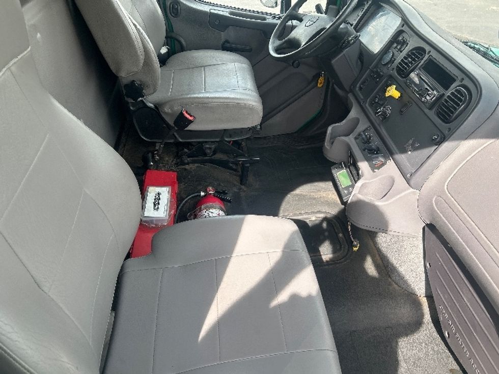 Refrigerated Truck-Light and Medium Duty Trucks-Freightliner-2021-M211264S-Indianapolis-IN-412,984\n\t\tmiles-$ 85,750 - Image 22