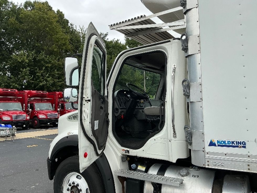 Refrigerated Truck-Light and Medium Duty Trucks-Freightliner-2021-M211264S-Indianapolis-IN-430,562\n\t\tmiles-$ 88,500 - Image 16