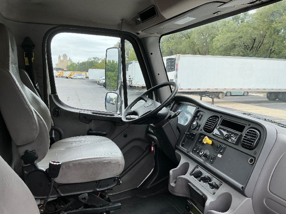 Refrigerated Truck-Light and Medium Duty Trucks-Freightliner-2021-M211264S-Indianapolis-IN-430,562\n\t\tmiles-$ 88,500 - Image 22