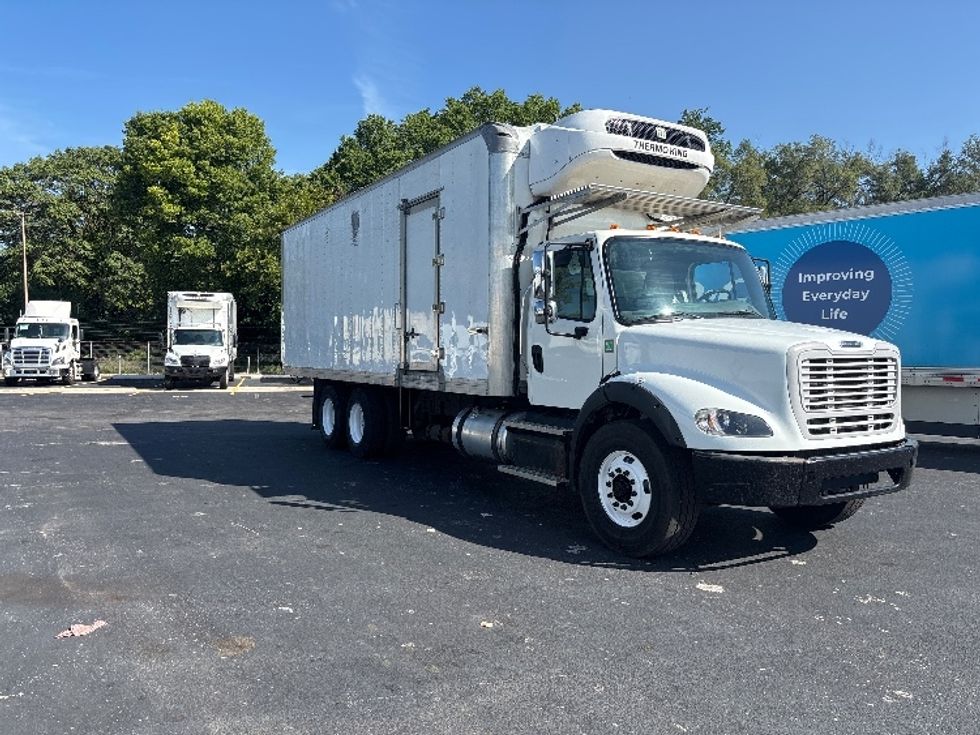 Refrigerated Truck-Light and Medium Duty Trucks-Freightliner-2021-M211264S-Indianapolis-IN-447,151\n\t\tmiles-$ 92,750 - Image 1