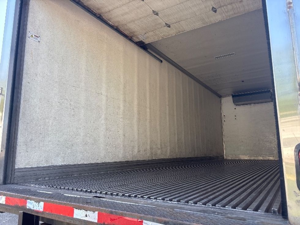 Refrigerated Truck-Light and Medium Duty Trucks-Freightliner-2021-M211264S-Indianapolis-IN-447,151\n\t\tmiles-$ 92,750 - Image 10