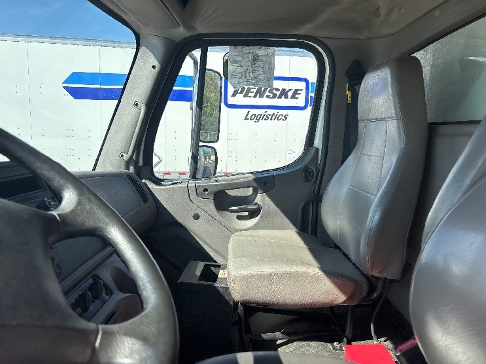 Refrigerated Truck-Light and Medium Duty Trucks-Freightliner-2021-M211264S-Indianapolis-IN-447,151\n\t\tmiles-$ 92,750 - Image 18