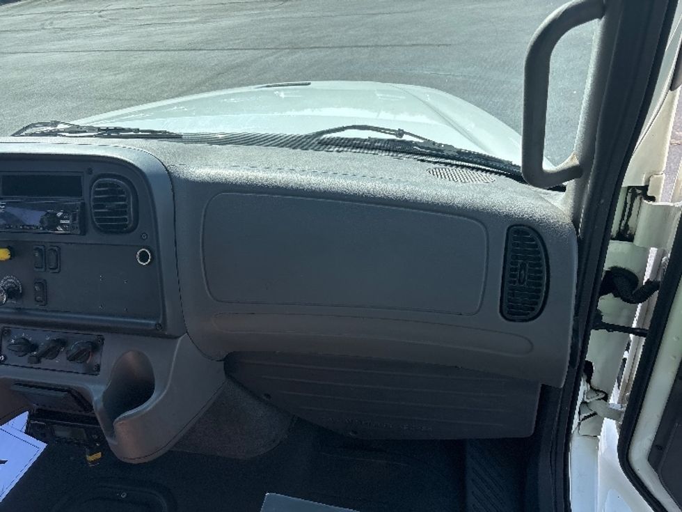 Refrigerated Truck-Light and Medium Duty Trucks-Freightliner-2021-M211264S-Indianapolis-IN-447,151\n\t\tmiles-$ 92,750 - Image 20