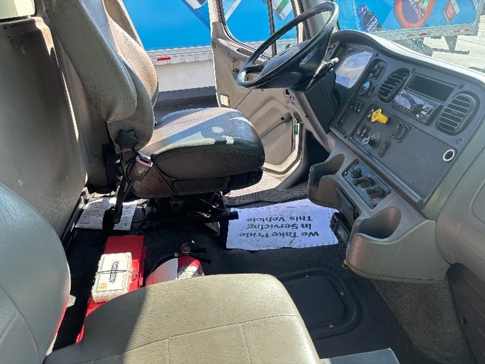 Refrigerated Truck-Light and Medium Duty Trucks-Freightliner-2021-M211264S-Indianapolis-IN-447,151\n\t\tmiles-$ 92,750 - Image 21