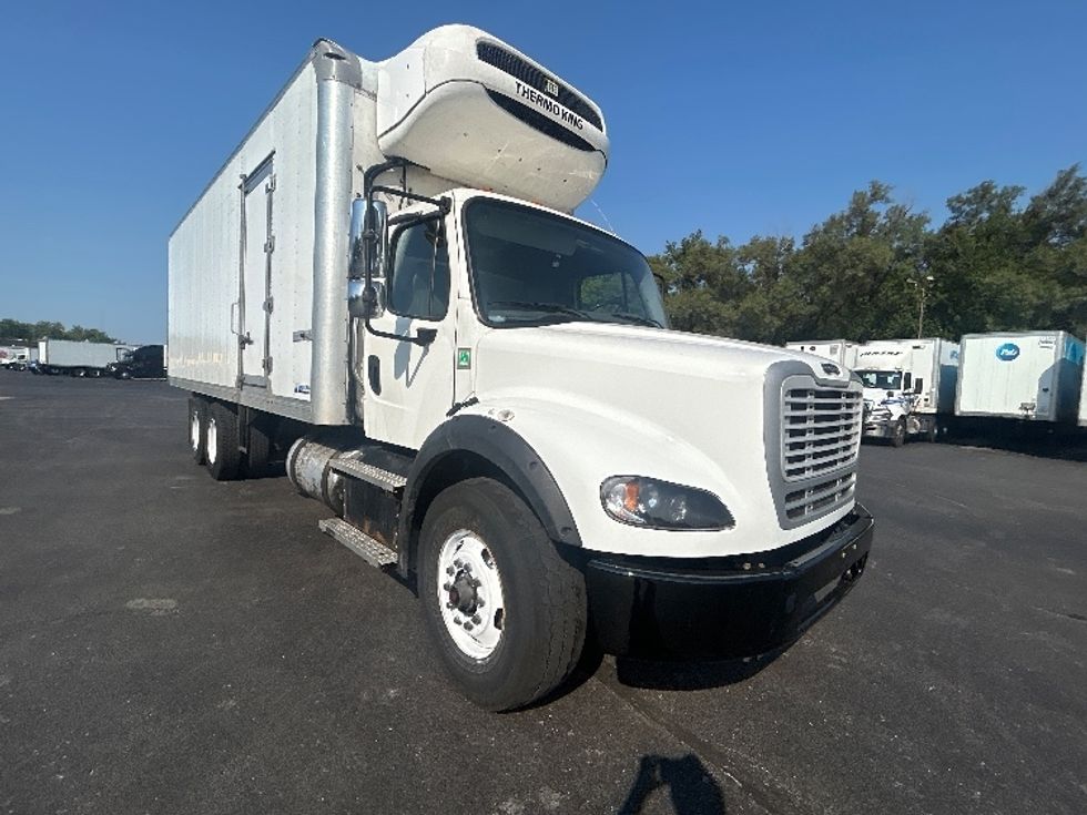 Refrigerated Truck-Light and Medium Duty Trucks-Freightliner-2021-M211264S-Indianapolis-IN-450,823\n\t\tmiles-$ 85,500 - Image 1