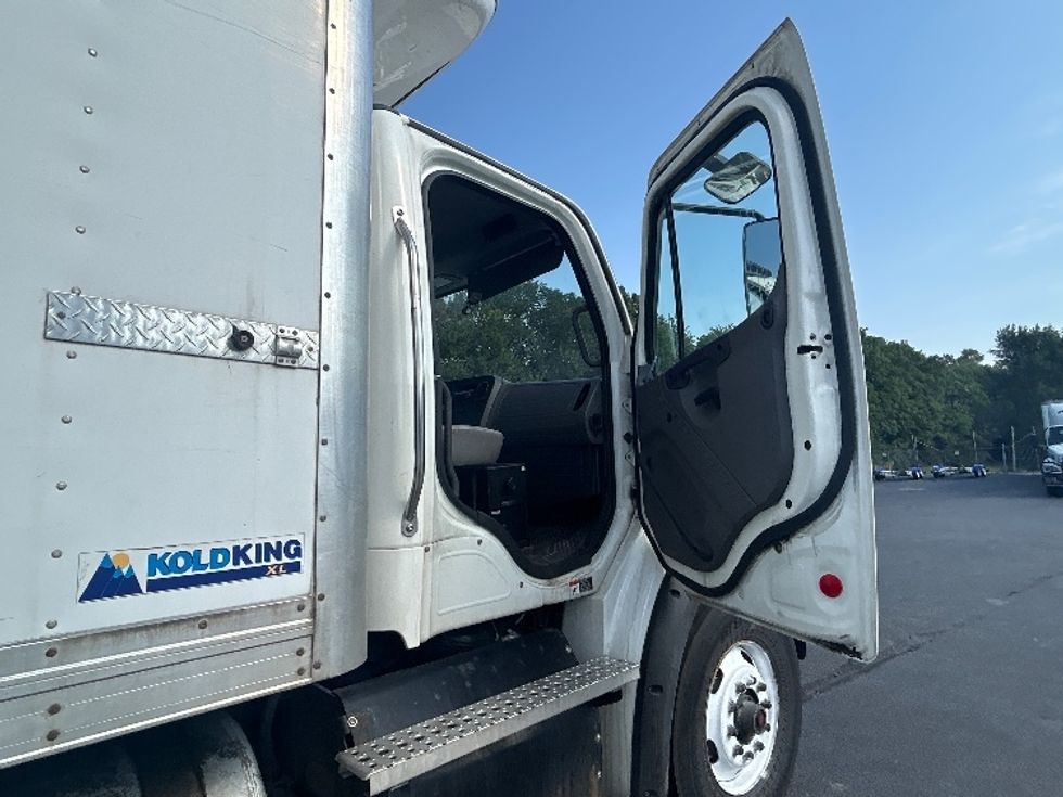 Refrigerated Truck-Light and Medium Duty Trucks-Freightliner-2021-M211264S-Indianapolis-IN-450,823\n\t\tmiles-$ 85,500 - Image 20