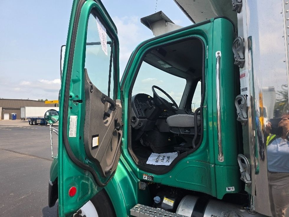 Refrigerated Truck-Light and Medium Duty Trucks-Freightliner-2021-M211264S-Indianapolis-IN-469,863\n\t\tmiles-$ 87,750 - Image 16