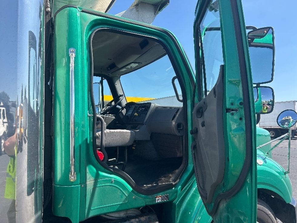 Refrigerated Truck-Light and Medium Duty Trucks-Freightliner-2021-M211264S-Indianapolis-IN-469,863\n\t\tmiles-$ 87,750 - Image 20
