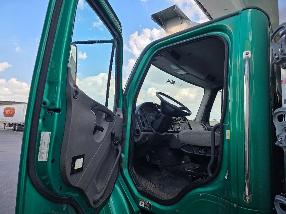 Refrigerated Truck-Light and Medium Duty Trucks-Freightliner-2021-M211264S-Indianapolis-IN-550,876\n\t\tmiles-$ 84,500 - Image 16