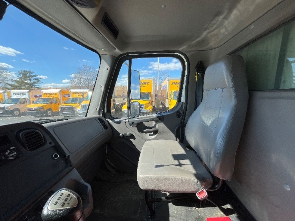 Refrigerated Truck-Light and Medium Duty Trucks-Freightliner-2021-M211264S-Swedesboro-NJ-187,362\n\t\tmiles-$ 91,500 - Image 19