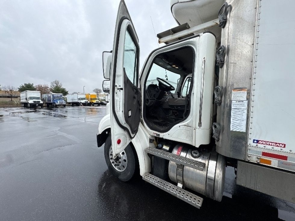 Refrigerated Truck-Light and Medium Duty Trucks-Freightliner-2021-M211264S-Swedesboro-NJ-252,624\n\t\tmiles-$ 125,000 - Image 15