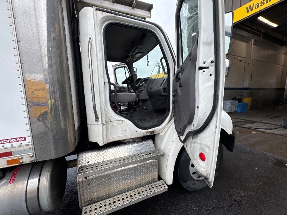 Refrigerated Truck-Light and Medium Duty Trucks-Freightliner-2021-M211264S-Swedesboro-NJ-252,624\n\t\tmiles-$ 125,000 - Image 19