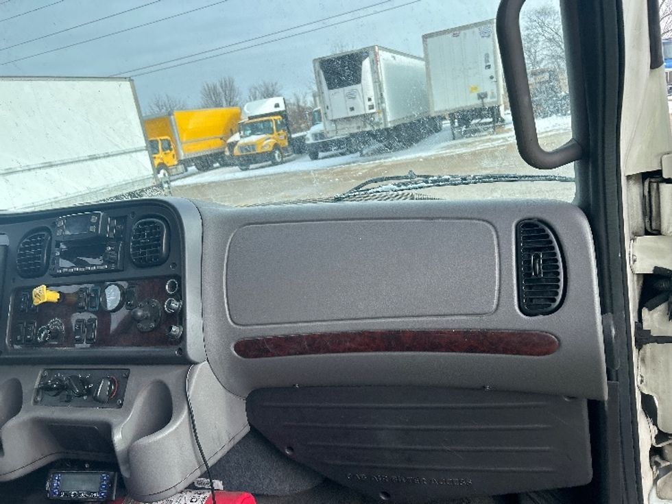 Refrigerated Truck-Light and Medium Duty Trucks-Freightliner-2022-M2-Allen Park-MI-201,800\n\t\tmiles-$ 42,750 - Image 21