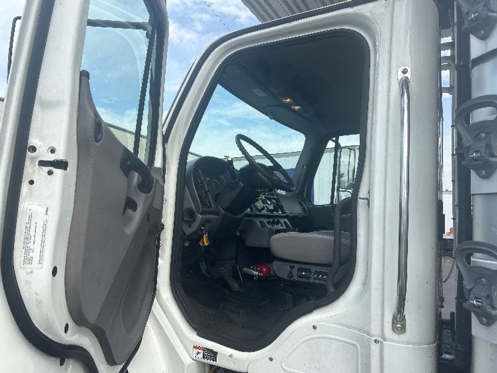 Refrigerated Truck-Light and Medium Duty Trucks-Freightliner-2022-M2-Brooklyn Park-MN-294,548\n\t\tmiles-$ 49,250 - Image 16