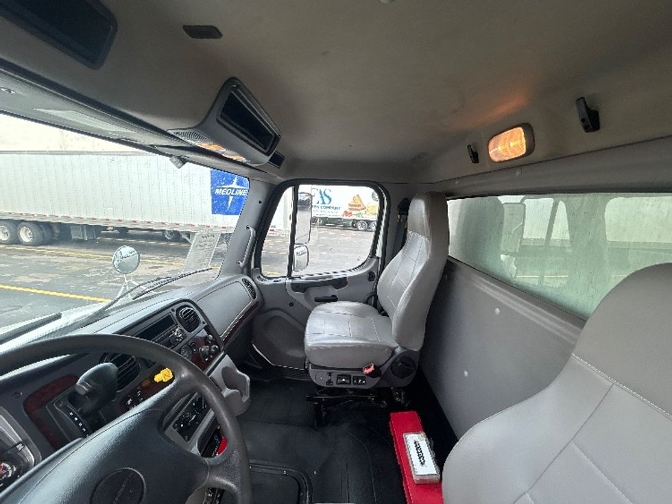 Refrigerated Truck-Light and Medium Duty Trucks-Freightliner-2022-M2-Brooklyn Park-MN-294,548\n\t\tmiles-$ 49,250 - Image 19