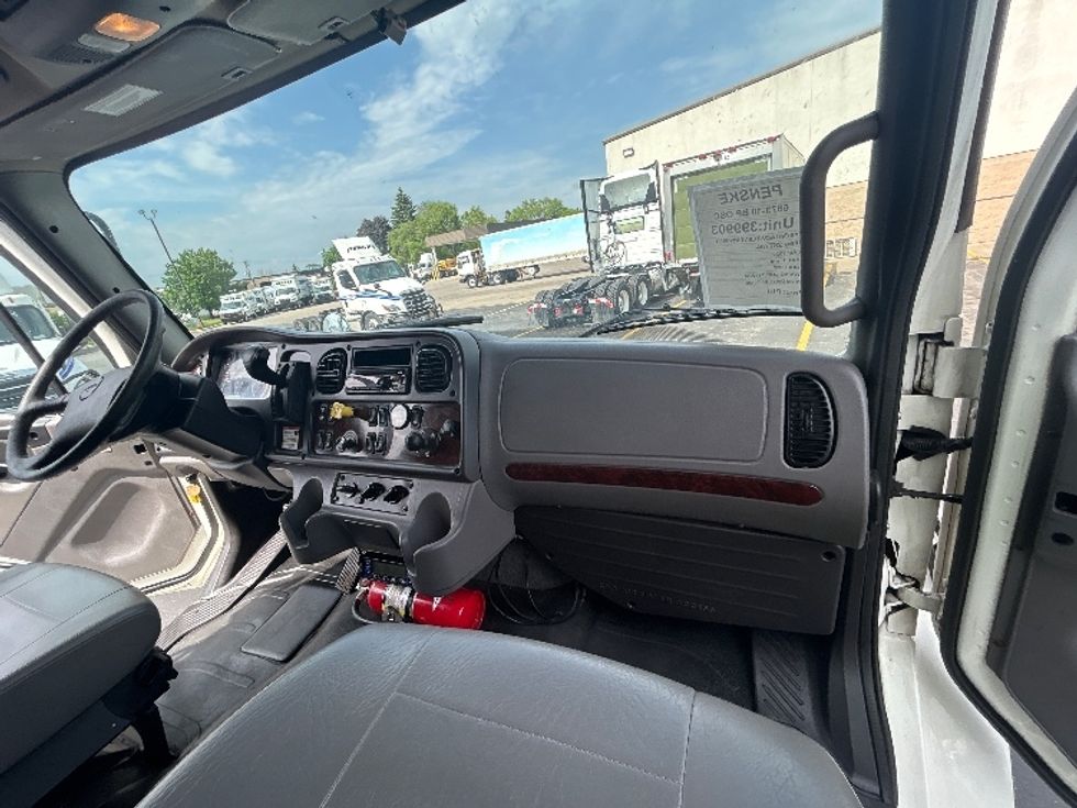 Refrigerated Truck-Light and Medium Duty Trucks-Freightliner-2022-M2-Brooklyn Park-MN-294,548\n\t\tmiles-$ 49,250 - Image 21