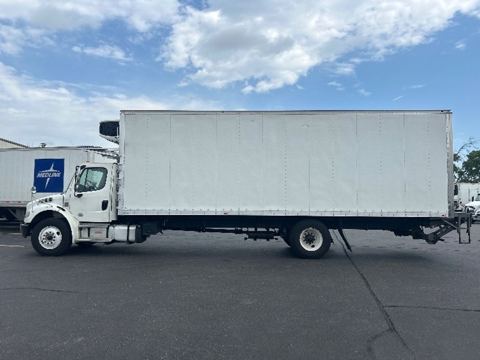 Refrigerated Truck-Light and Medium Duty Trucks-Freightliner-2022-M2-Brooklyn Park-MN-294,548\n\t\tmiles-$ 49,250 - Image 4