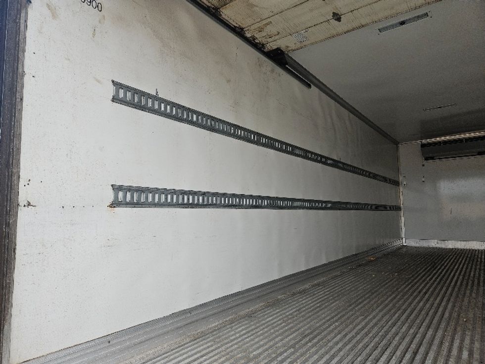Refrigerated Truck-Light and Medium Duty Trucks-Freightliner-2022-M2-Brooklyn Park-MN-296,187\n\t\tmiles-$ 49,000 - Image 11