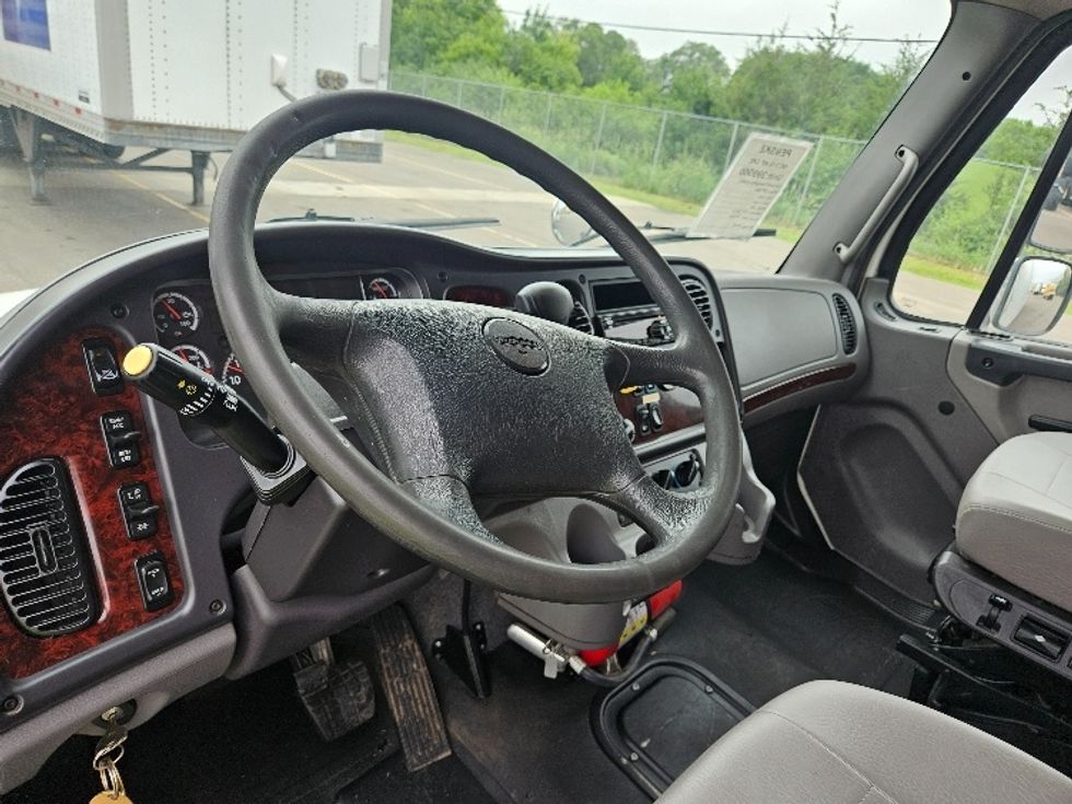 Refrigerated Truck-Light and Medium Duty Trucks-Freightliner-2022-M2-Brooklyn Park-MN-296,187\n\t\tmiles-$ 49,000 - Image 17