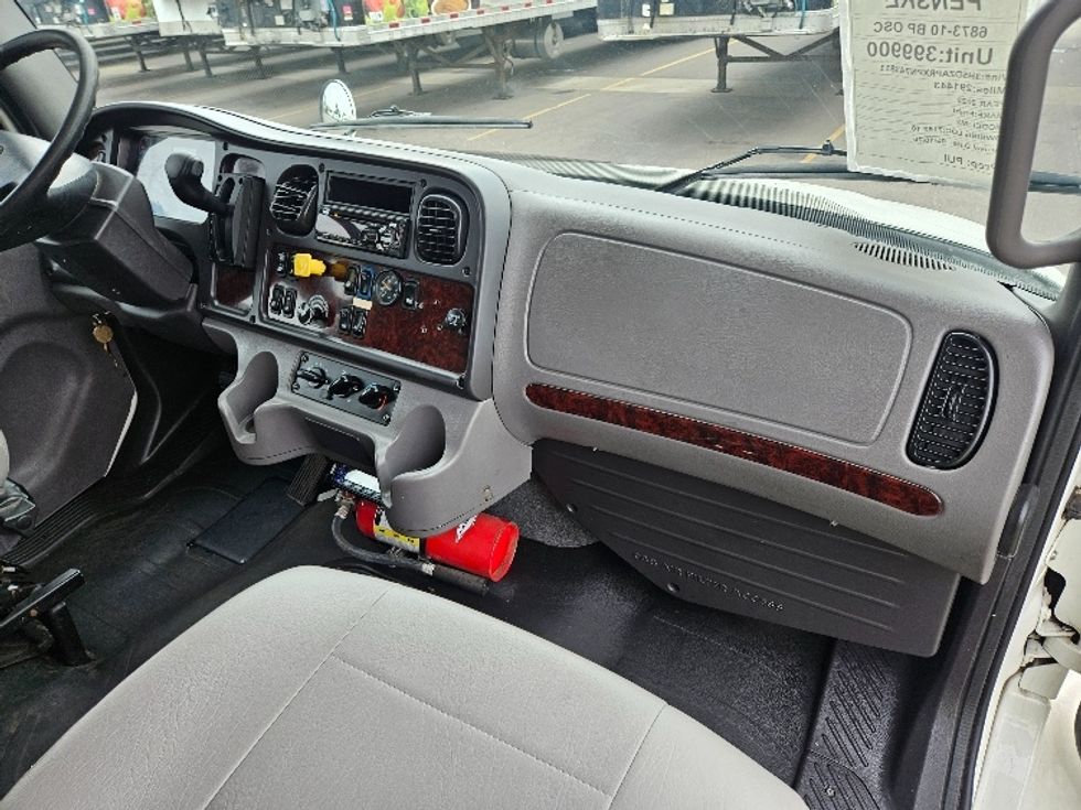 Refrigerated Truck-Light and Medium Duty Trucks-Freightliner-2022-M2-Brooklyn Park-MN-296,187\n\t\tmiles-$ 49,000 - Image 21