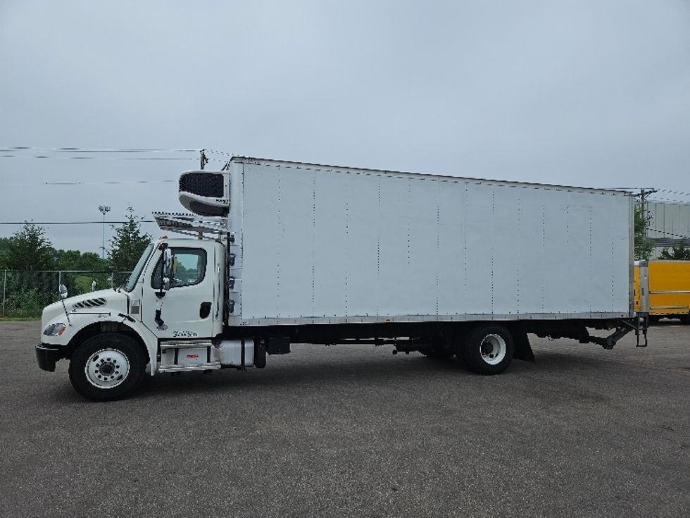 Refrigerated Truck-Light and Medium Duty Trucks-Freightliner-2022-M2-Brooklyn Park-MN-296,187\n\t\tmiles-$ 49,000 - Image 4