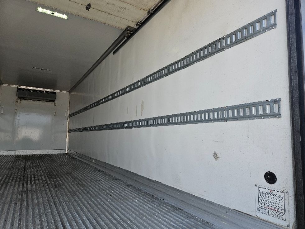 Refrigerated Truck-Light and Medium Duty Trucks-Freightliner-2022-M2-Brooklyn Park-MN-301,363\n\t\tmiles-$ 47,000 - Image 12