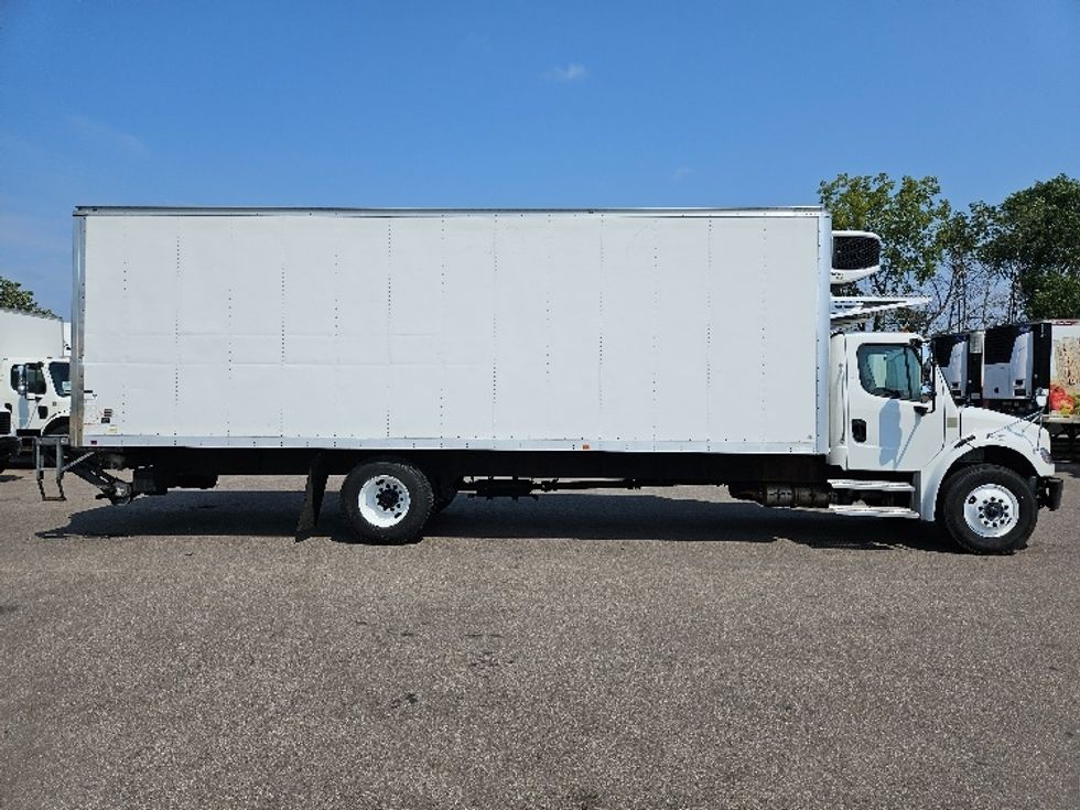 Refrigerated Truck-Light and Medium Duty Trucks-Freightliner-2022-M2-Brooklyn Park-MN-301,363\n\t\tmiles-$ 47,000 - Image 15