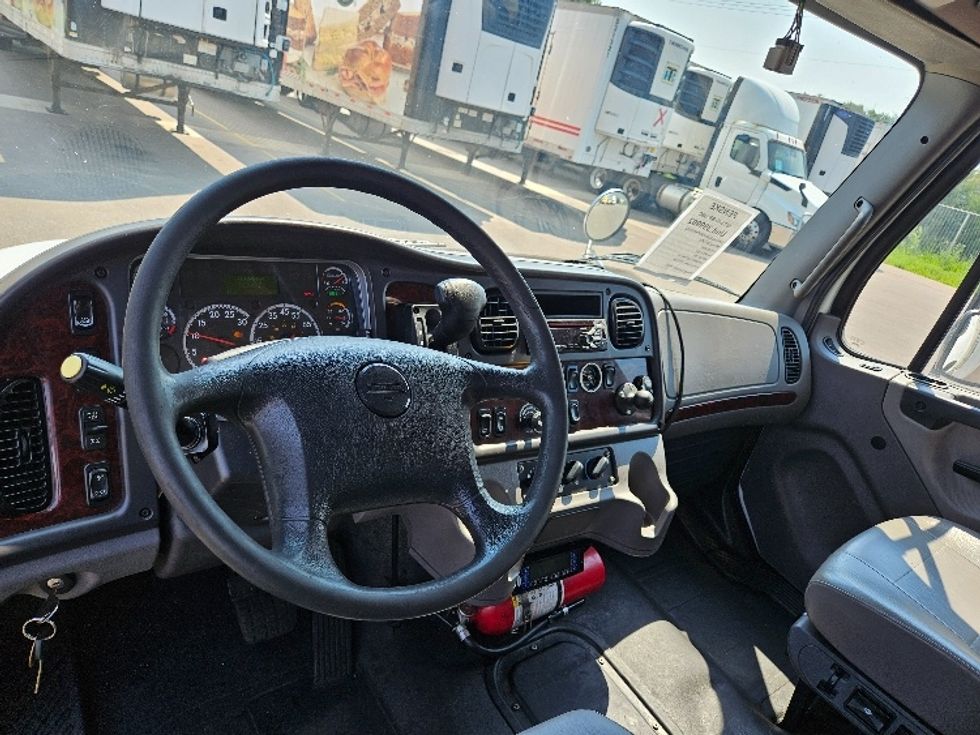 Refrigerated Truck-Light and Medium Duty Trucks-Freightliner-2022-M2-Brooklyn Park-MN-301,363\n\t\tmiles-$ 47,000 - Image 17