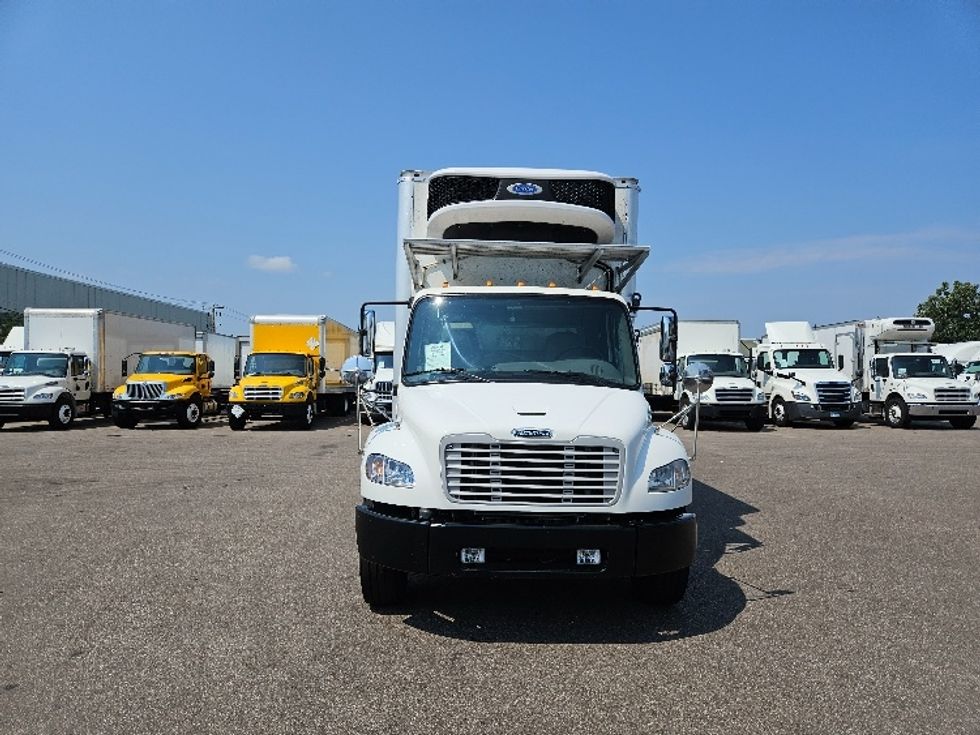 Refrigerated Truck-Light and Medium Duty Trucks-Freightliner-2022-M2-Brooklyn Park-MN-301,363\n\t\tmiles-$ 47,000 - Image 2