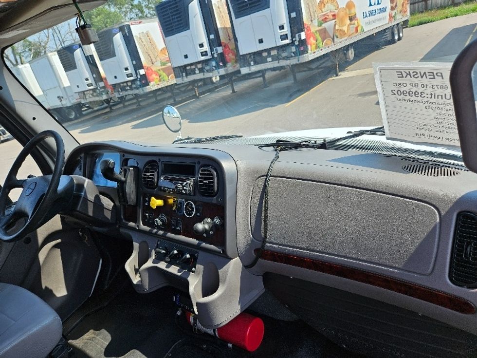 Refrigerated Truck-Light and Medium Duty Trucks-Freightliner-2022-M2-Brooklyn Park-MN-301,363\n\t\tmiles-$ 47,000 - Image 21