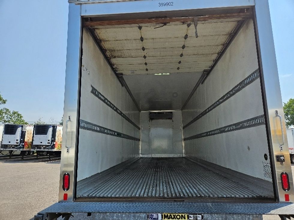 Refrigerated Truck-Light and Medium Duty Trucks-Freightliner-2022-M2-Brooklyn Park-MN-301,363\n\t\tmiles-$ 47,000 - Image 8