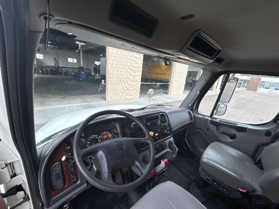 Refrigerated Truck-Light and Medium Duty Trucks-Freightliner-2022-M2-Brooklyn Park-MN-330,263\n\t\tmiles-$ 40,250 - Image 18