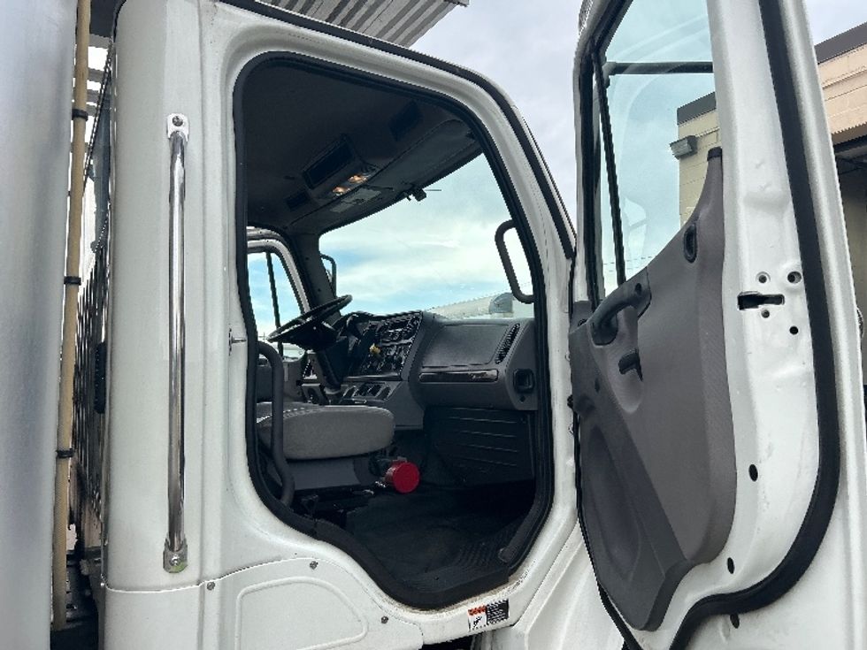 Refrigerated Truck-Light and Medium Duty Trucks-Freightliner-2022-M2-Brooklyn Park-MN-330,263\n\t\tmiles-$ 40,250 - Image 20