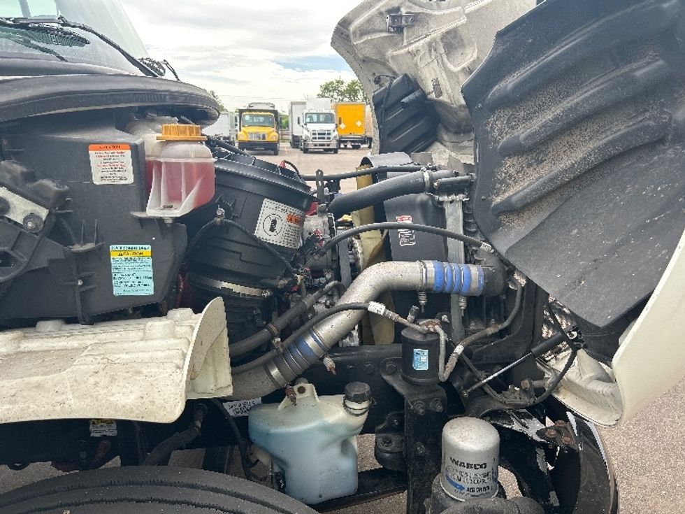 Refrigerated Truck-Light and Medium Duty Trucks-Freightliner-2022-M2-Brooklyn Park-MN-330,263\n\t\tmiles-$ 40,250 - Image 23